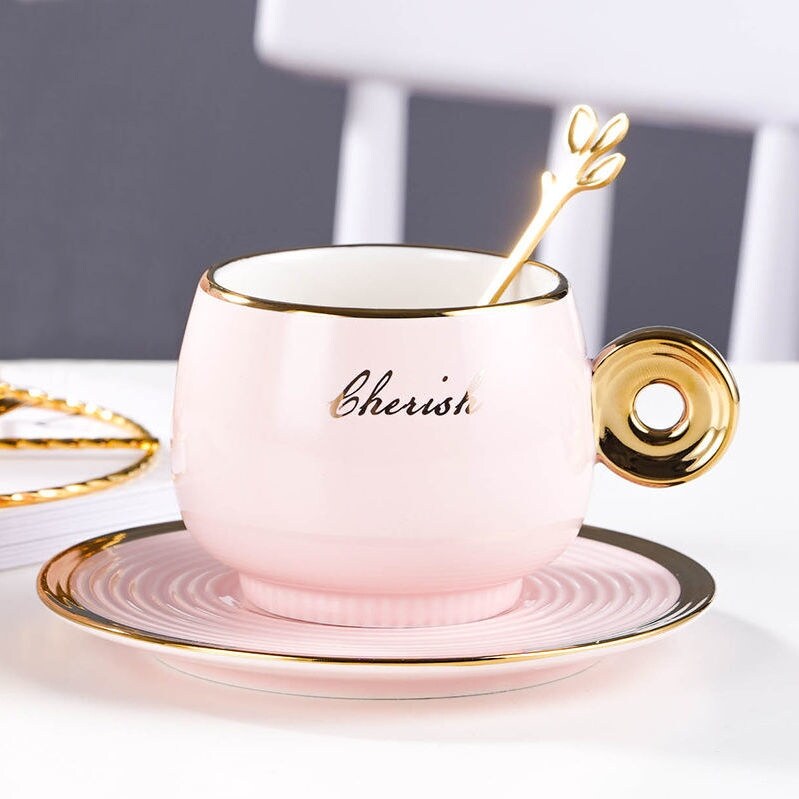 Gambar Pink is tender girl coffee cups and saucers suit Nordic ins ceramic cup small european style luxury household contracted wind cups