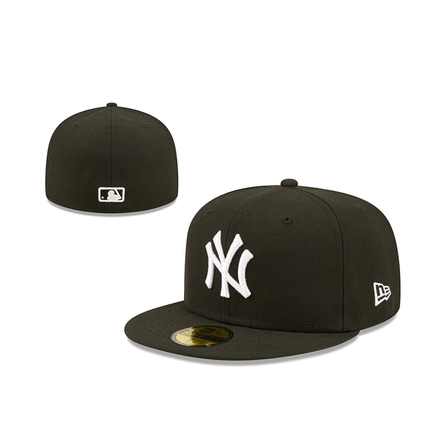 Yankees black on black sales hat