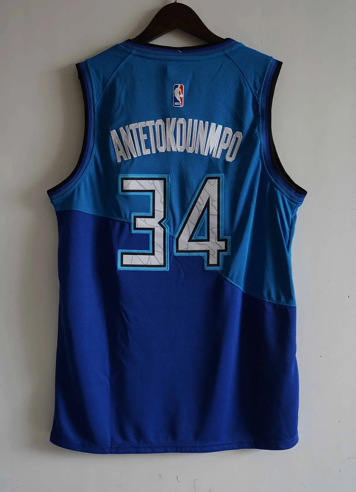 giannis antetokounmpo jersey city edition