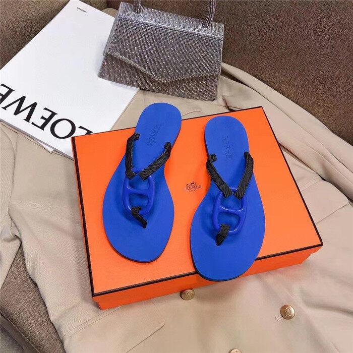 cổ phiếu sẵn sàng HER-MASSlippers Women s Sandals 2020 Summer New Pig Nose Flip Flops Large Size Flat Beach Shoes 52