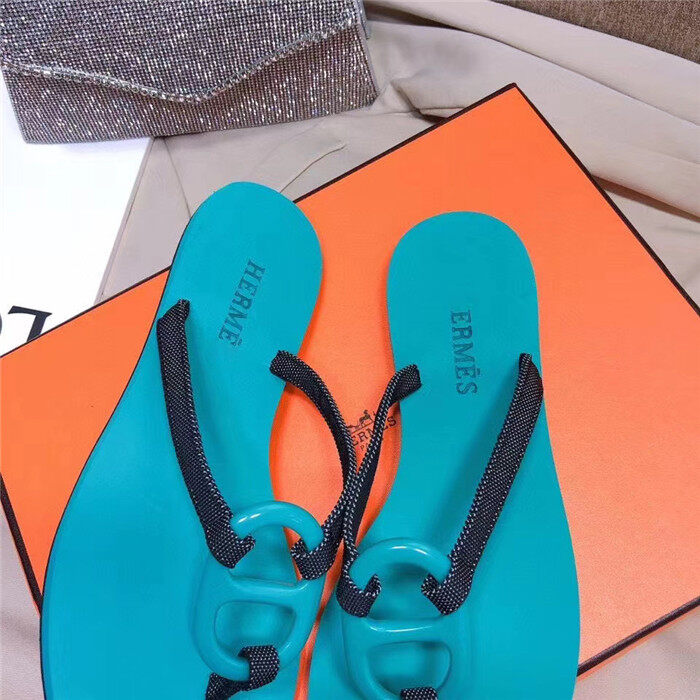 cổ phiếu sẵn sàng HER-MASSlippers Women s Sandals 2020 Summer New Pig Nose Flip Flops Large Size Flat Beach Shoes 46