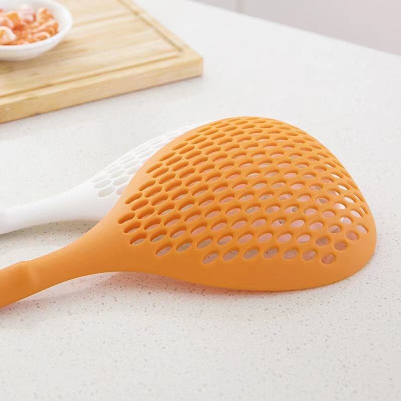 Gambar Food grade large colander household long handle high temperature resistant noodles leaking mesh sieve boiled water filter mesh spoon kitchen supplies