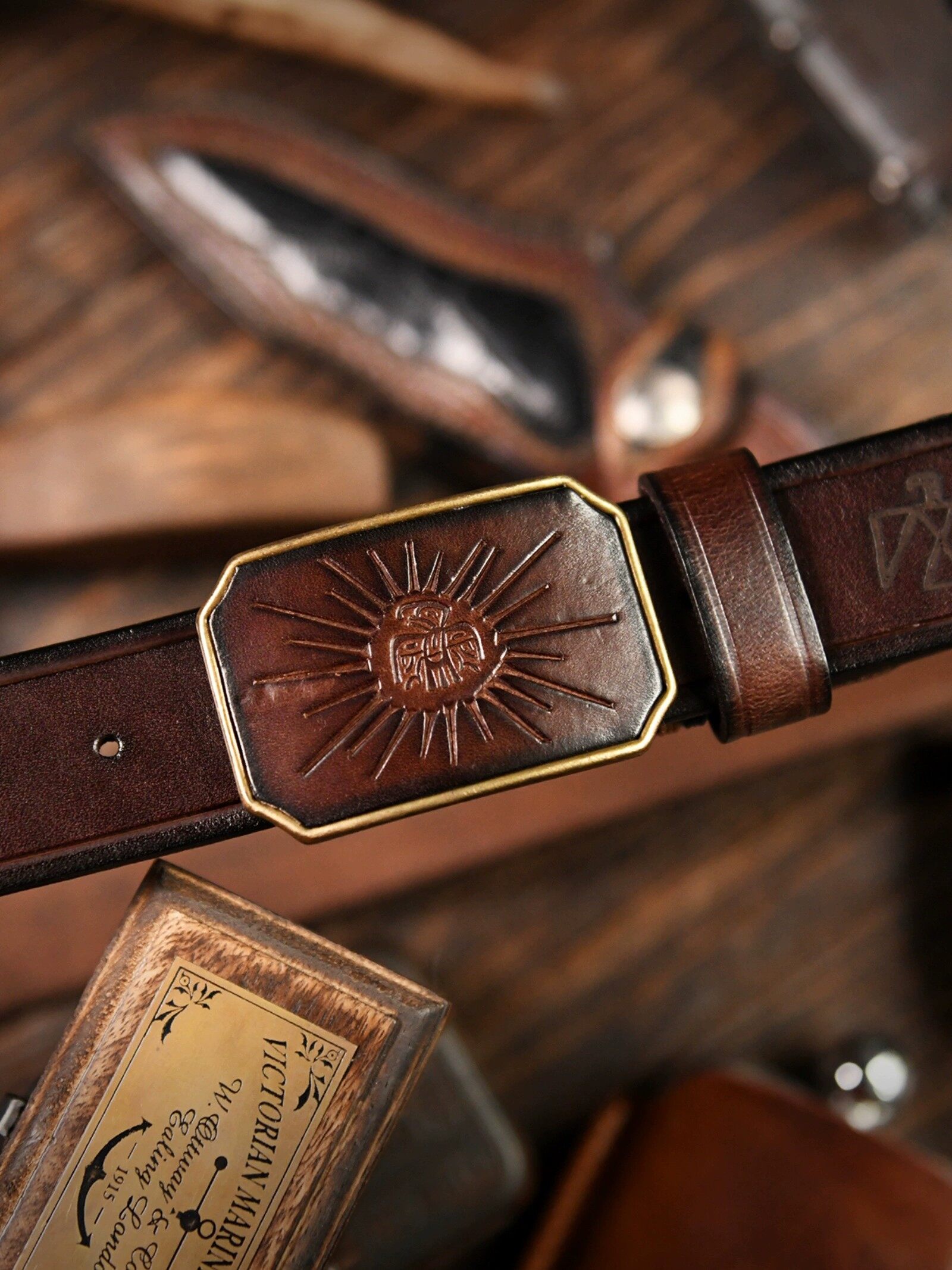 Handmade retro khaki style motorcycle men's yellow cowhide belt work outfit jeans genuine leather buckle carved durable belt Giá 919,000 Đồng*Miễn phí vận chuyển