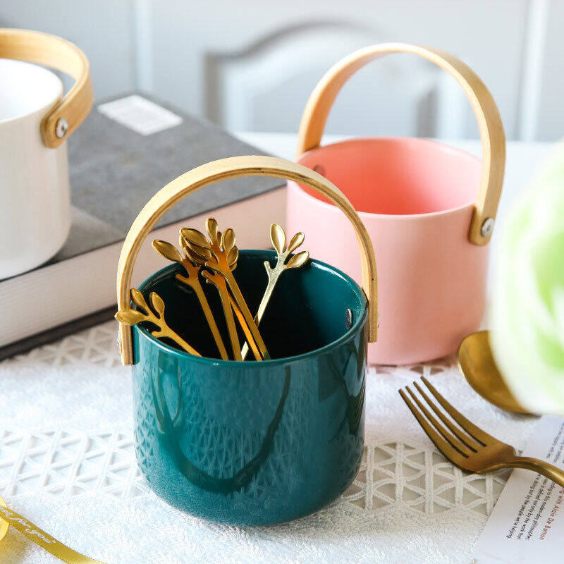 Gambar Tea Art Nordic Light Luxury Fruit Fork Fruit Stick Creative Storage Tank Lovely Household Stainless Steel Dessert Cake Fork Jar