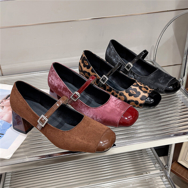 MANXIXI Fashion Women Loafers Beautiful 6 cm High Heels Mules Sandals (35-41 Size) ราคา 555 บาท*ส่งฟรี