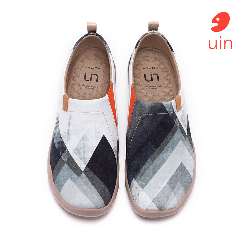 รองเท้าผ้าใบผู้ชาย รองเท้าสนีกเกอร์แฟชั่นดีไซน์เท่ใส่สบาย UIN รองเท้าผู้ชายรองเท้าผ้าใบรองเท้าลำลองรองเท้าไม่มีส้นเท้ากว้างรองเท้าผ้าใบน้ำหนักเบาสบาย On Point