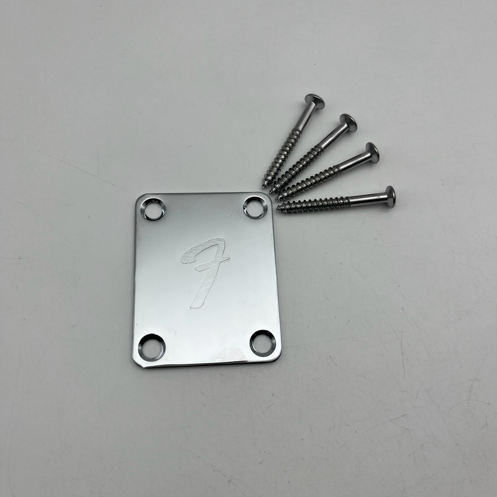 Logo metallir f cổ đàn ghi ta tấm tiêu chuẩn 4 lỗ với ốc vít cho guitar fender st tl, chrome/đen/vàng