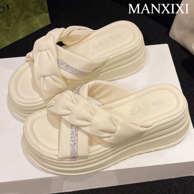 รองเท้าแตะผู้หญิง รองเท้าแตะแฟชั่นพื้นนุ่มเดินสบาย MANXIXI แฟชั่นผู้หญิงส้นเตารีด 6 ซม.ด้านล่างหนาสวยรองเท้าแตะเซ็กซี่ (ขนาด 35-40) ราคา 523 บาท*ส่งฟรี
