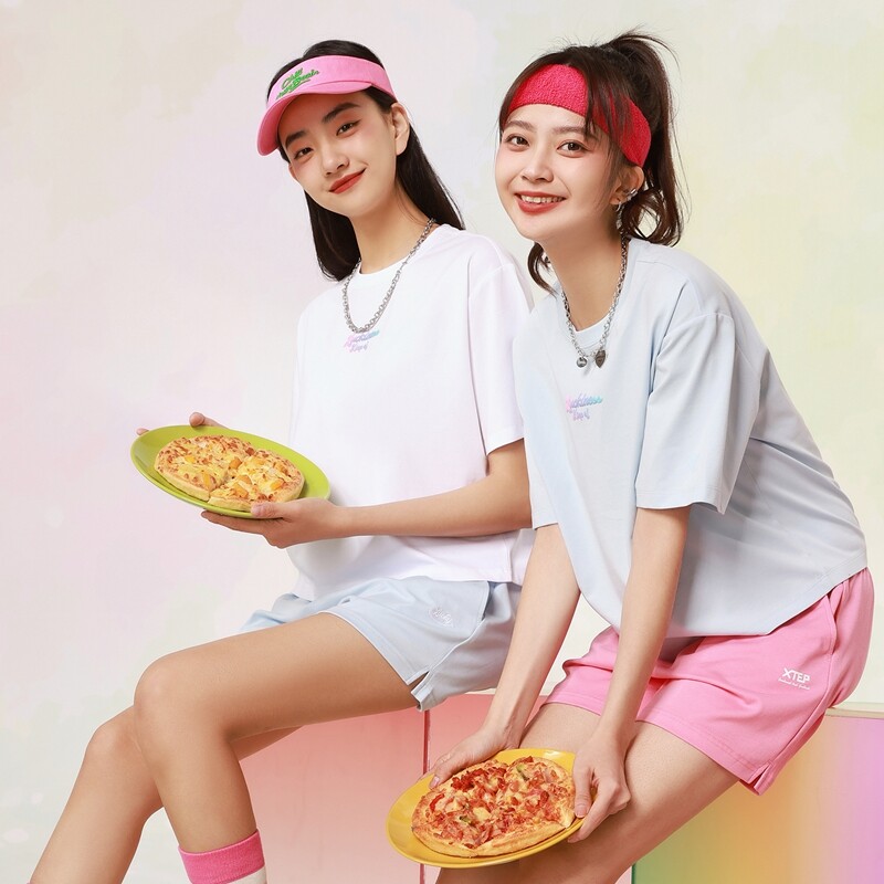 Xtep Women's Short Sleeve New Loose Comfortable Breathable Sports Short Sleeve 877228010043 ราคา 494 บาท*ส่งฟรี