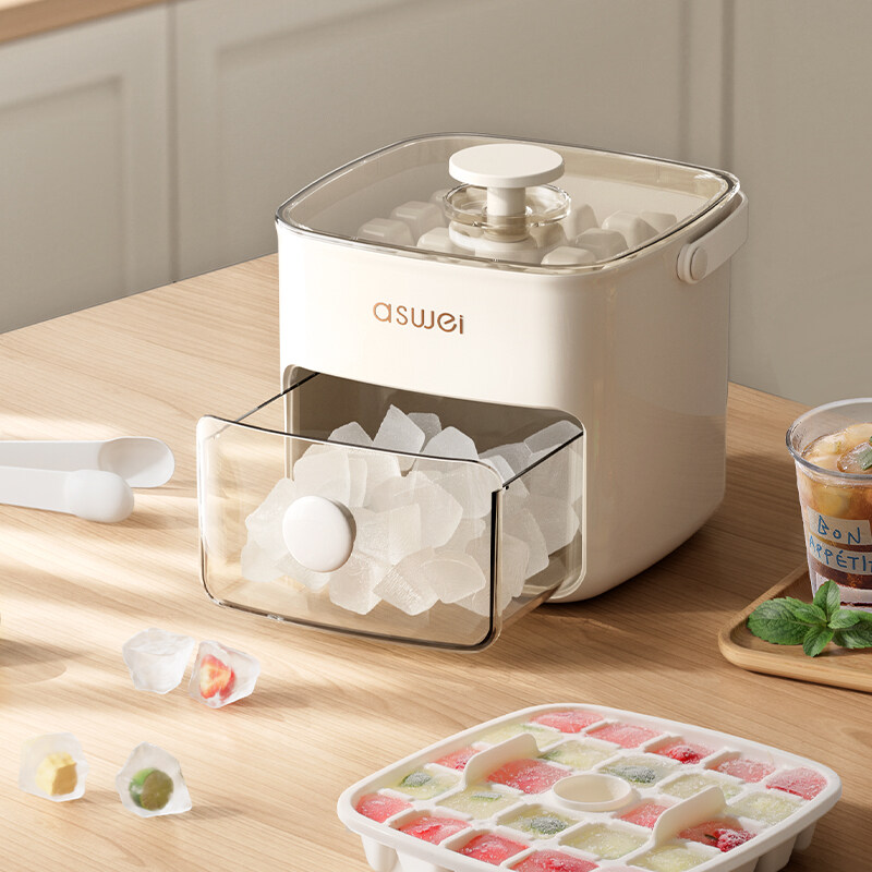 Ice Cube Maker Food Grade Press Type Frozen Ice Cube Homemade Refrigerator Storage Sealed Ice Box with Lid